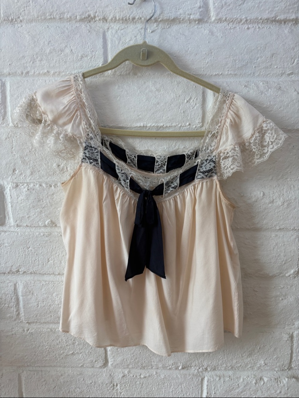 Doen Anaya Cream Lace-Trim Bow Front Women’s Top